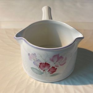 Royal doulton fresh flowers strand gravy server